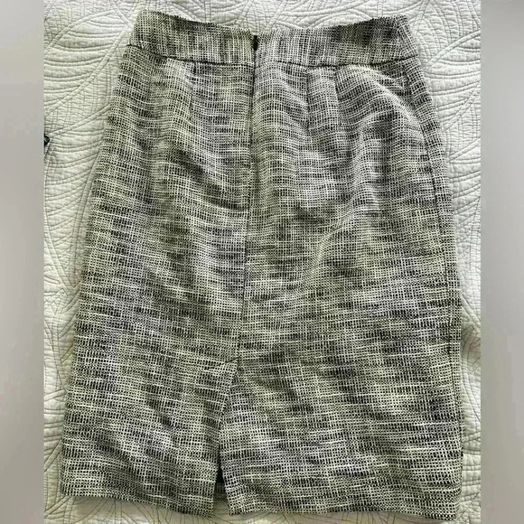 Banana Republic printed straight skirt - Picture 7 of 7